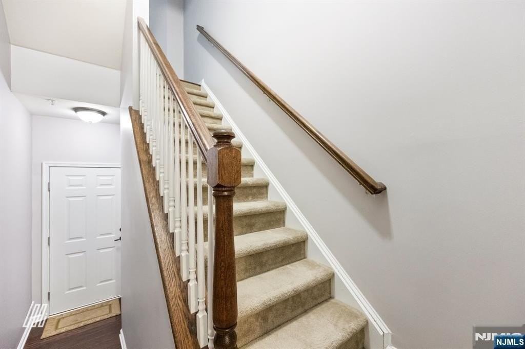 107 Wesmont Dr - Photo 4 of 37