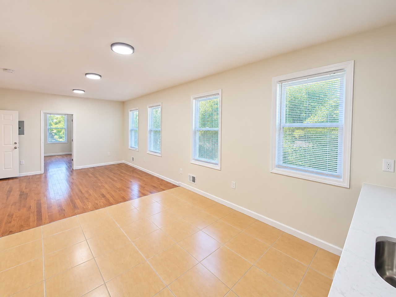364 21st St #2C - Photo 5 of 8