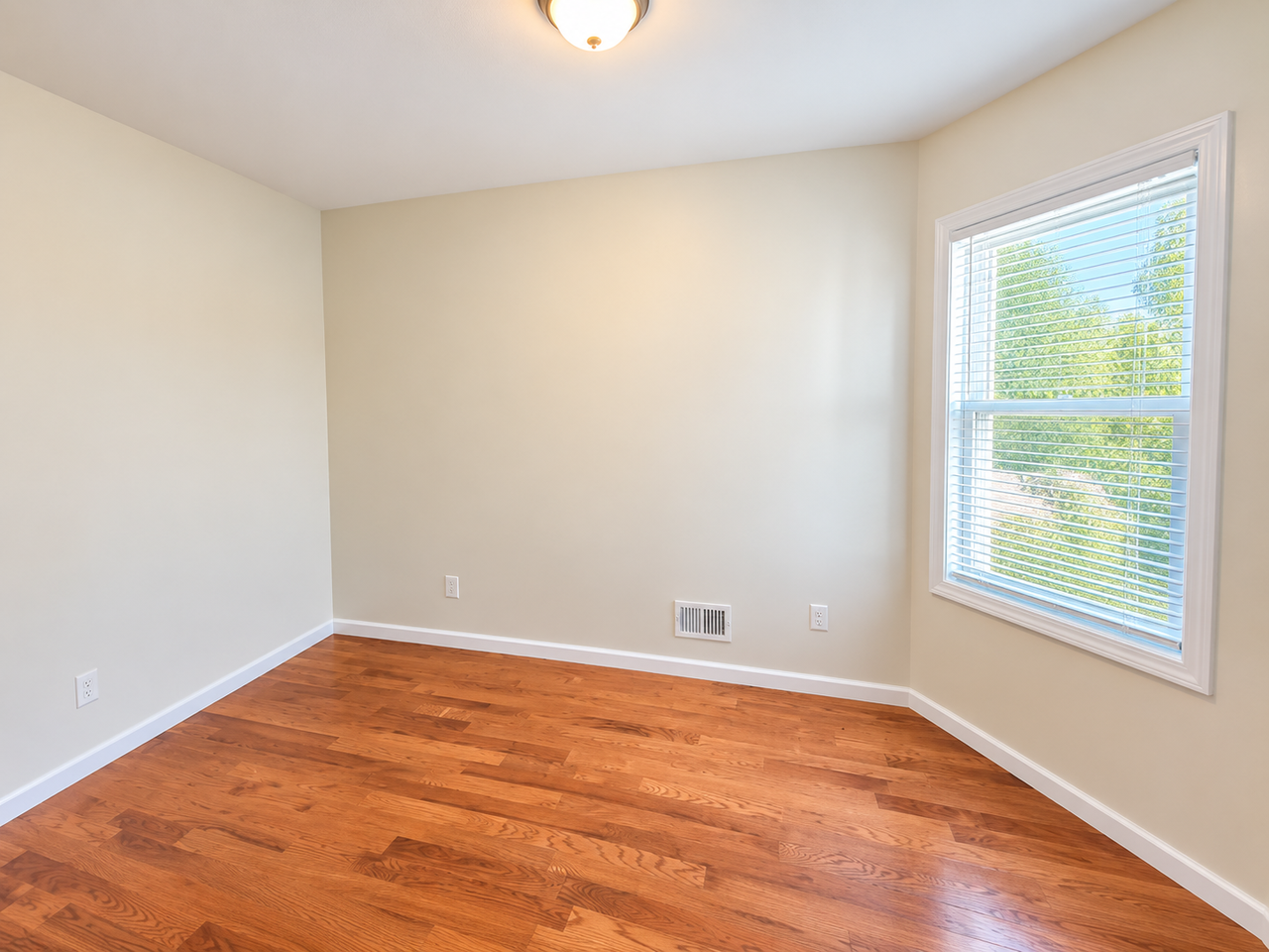 364 21st St #2C - Photo 6 of 8