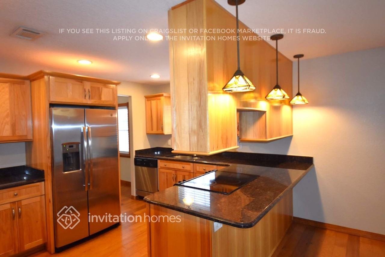 2469 Sheffield Dr - Photo 3 of 11