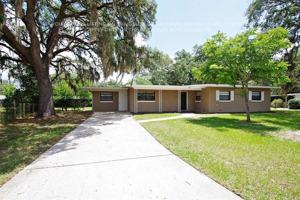 featured image of 717 Baywood Dr