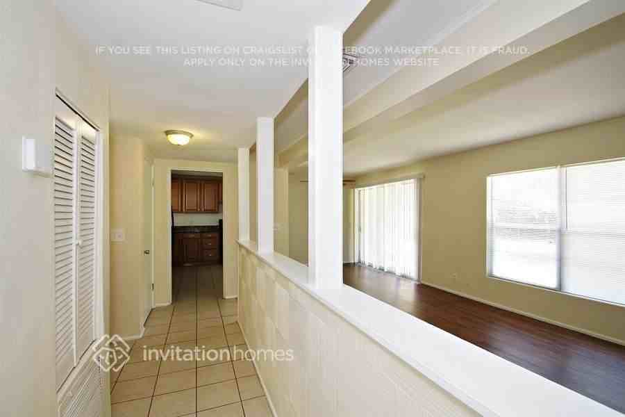 717 Baywood Dr - Photo 2 of 15