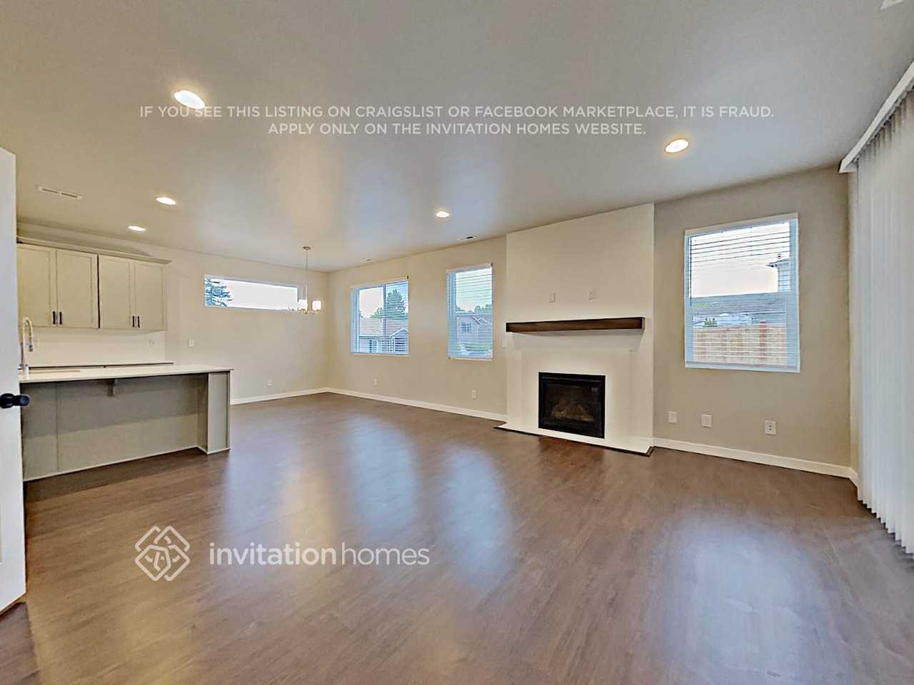 8103 71st St Ne - Photo 5 of 19