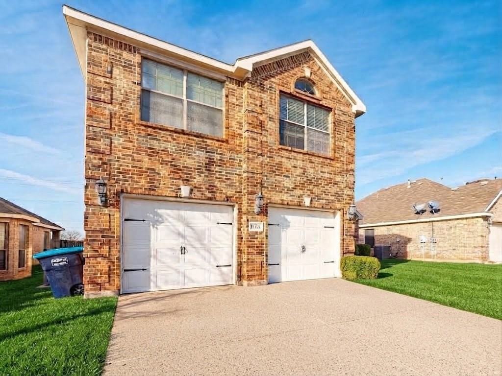 11208 Whispering Brook Ln - Photo 3 of 27