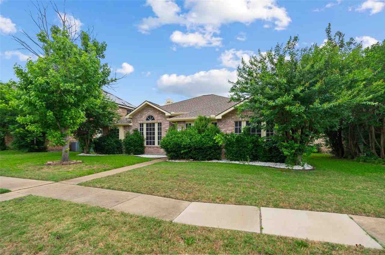 2726 Crosslands Dr - Photo 2 of 22
