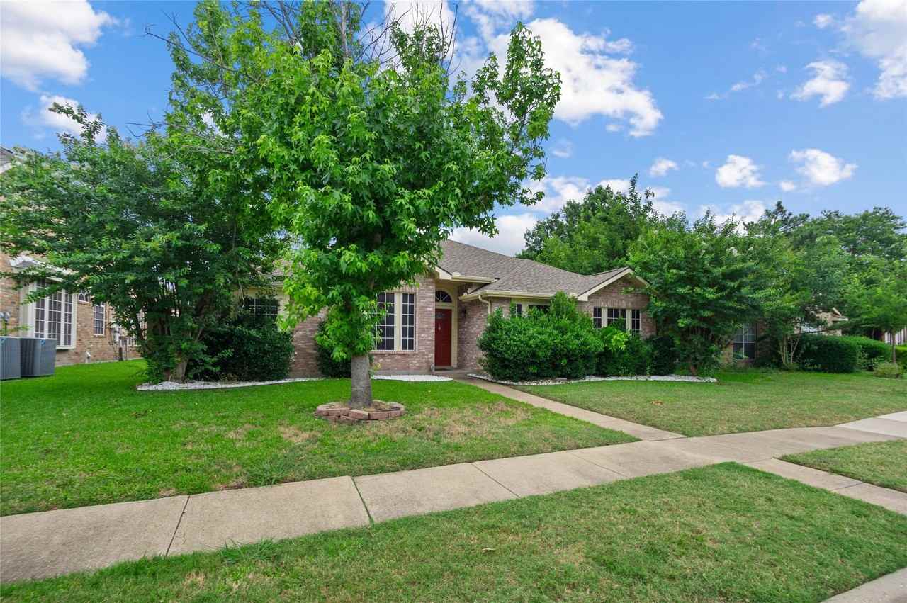 2726 Crosslands Dr - Photo 3 of 22