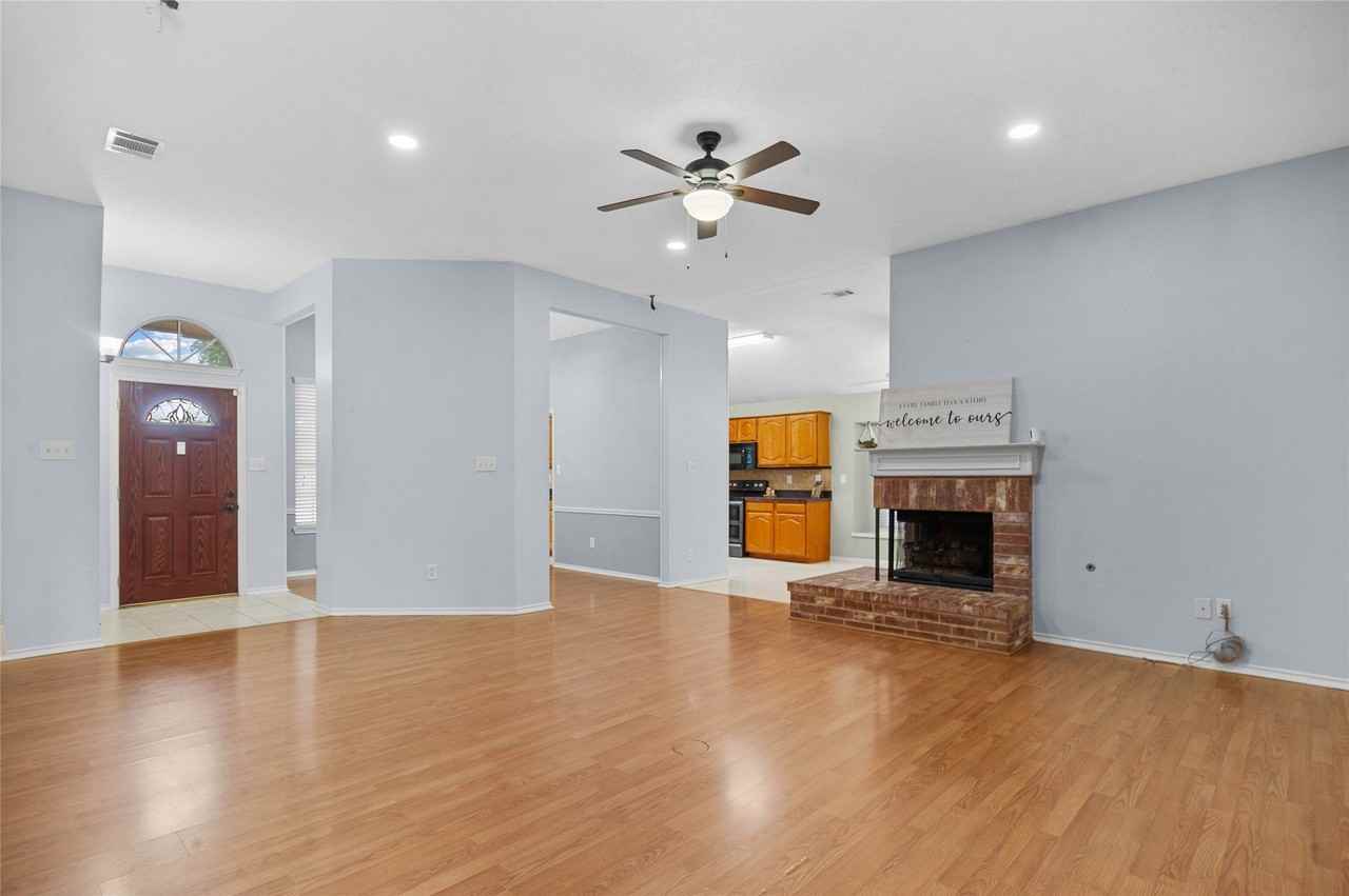 2726 Crosslands Dr - Photo 4 of 22