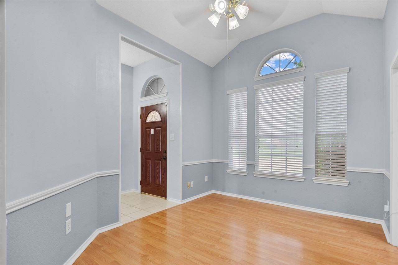 2726 Crosslands Dr - Photo 5 of 22