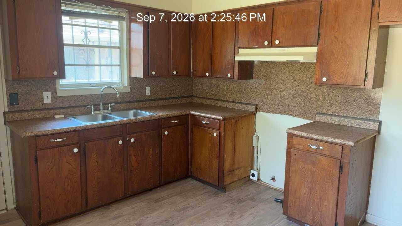 5026 Francis St - Photo 5 of 14