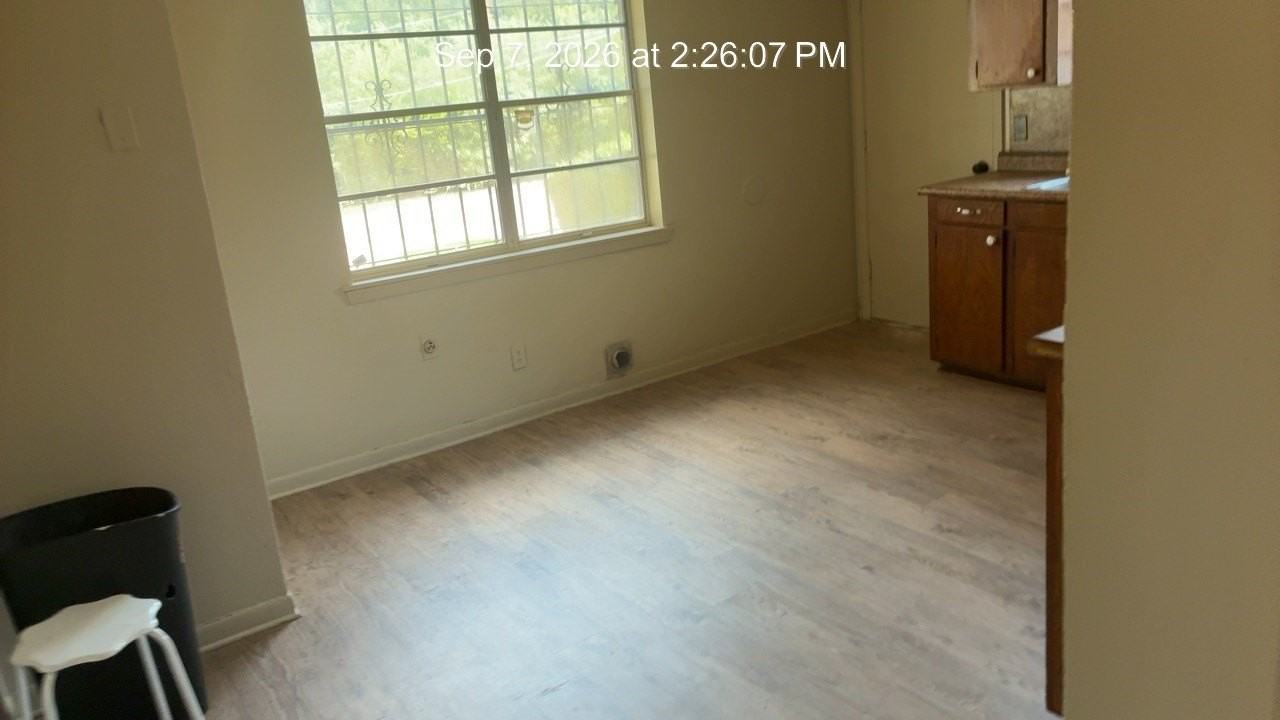 5026 Francis St - Photo 7 of 14
