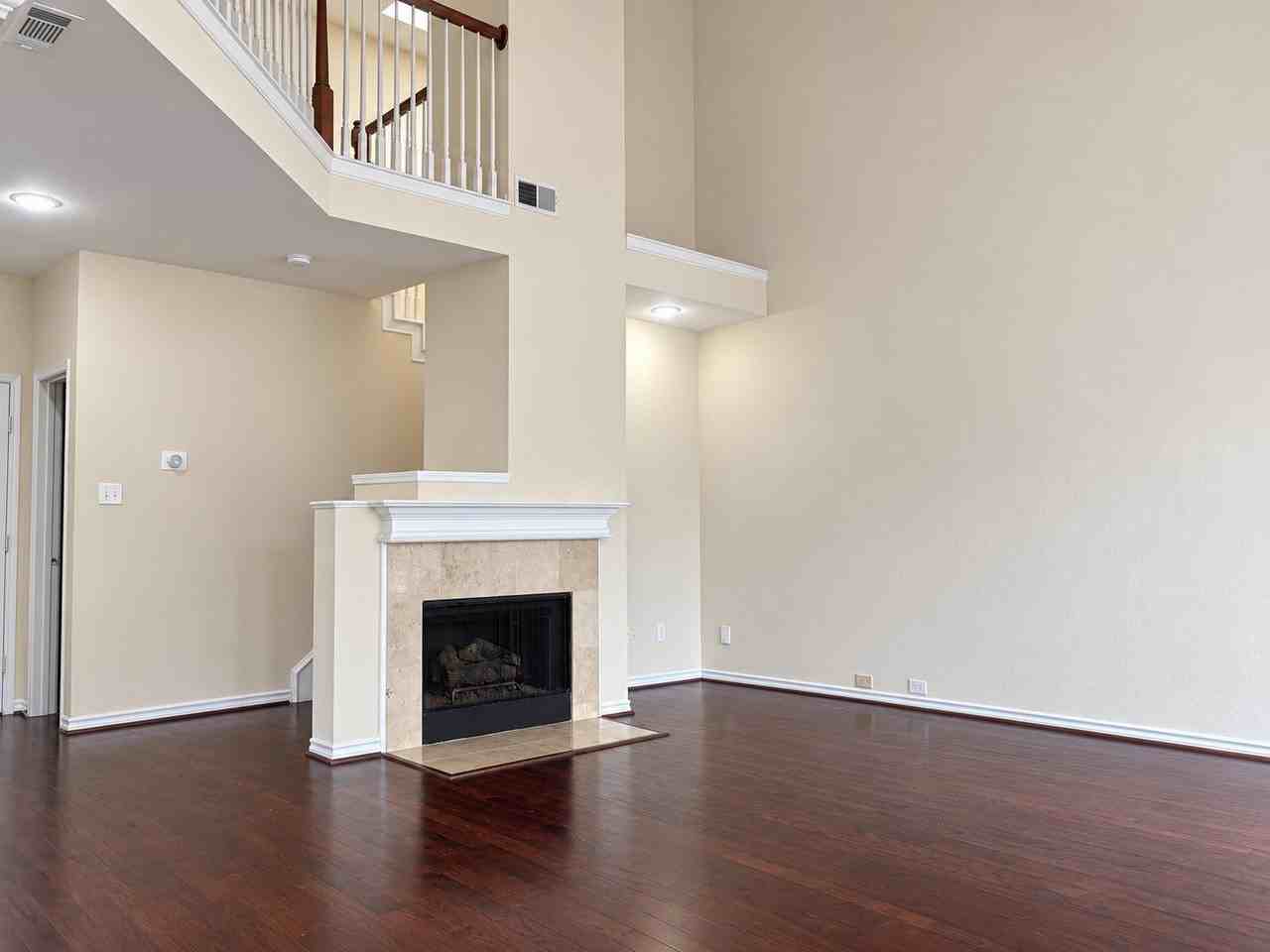 8723 Stonecrest Dr - Photo 3 of 23