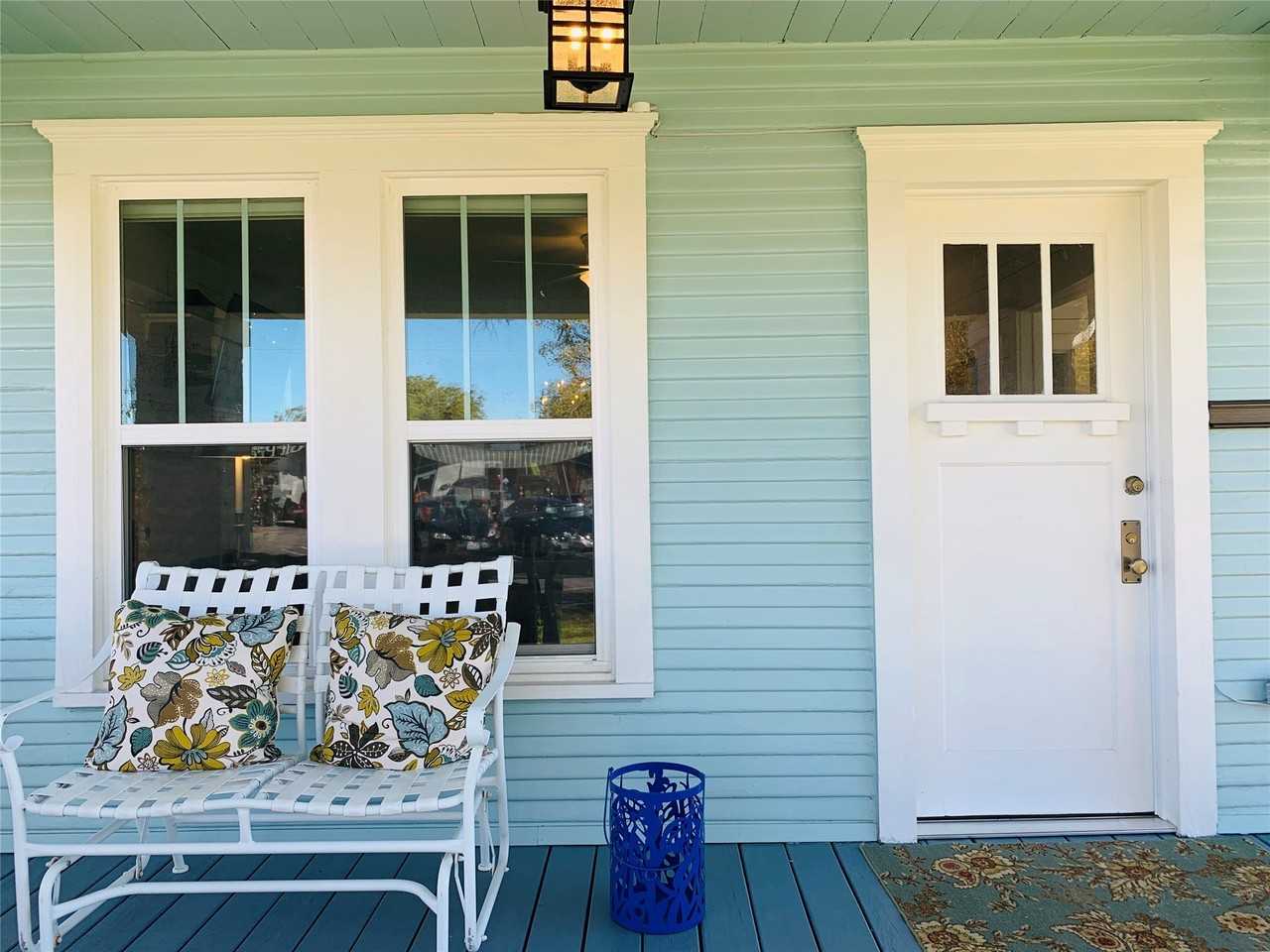 1804 N Elm St - Photo 2 of 16
