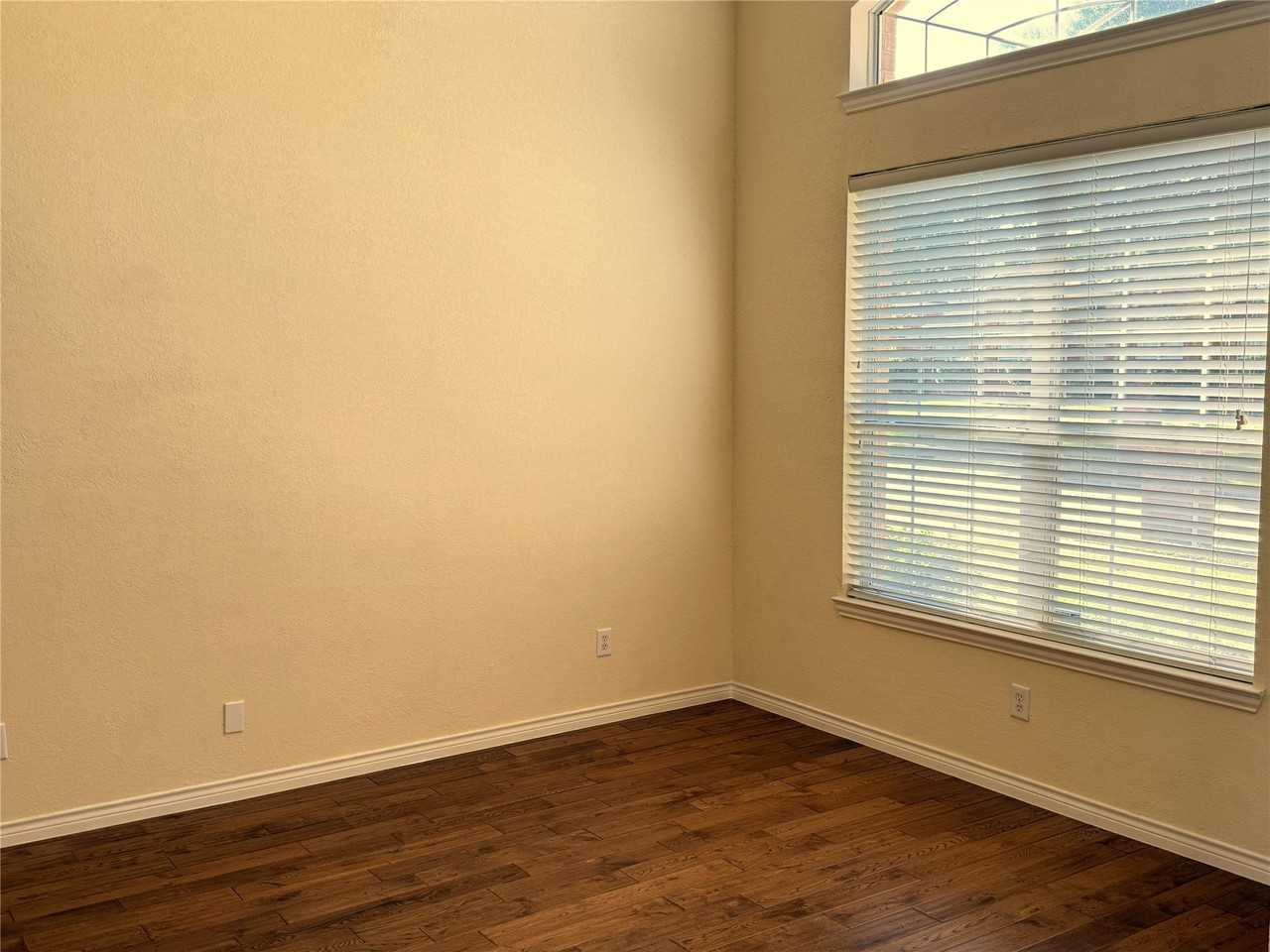 4413 Jenkins Dr - Photo 3 of 12