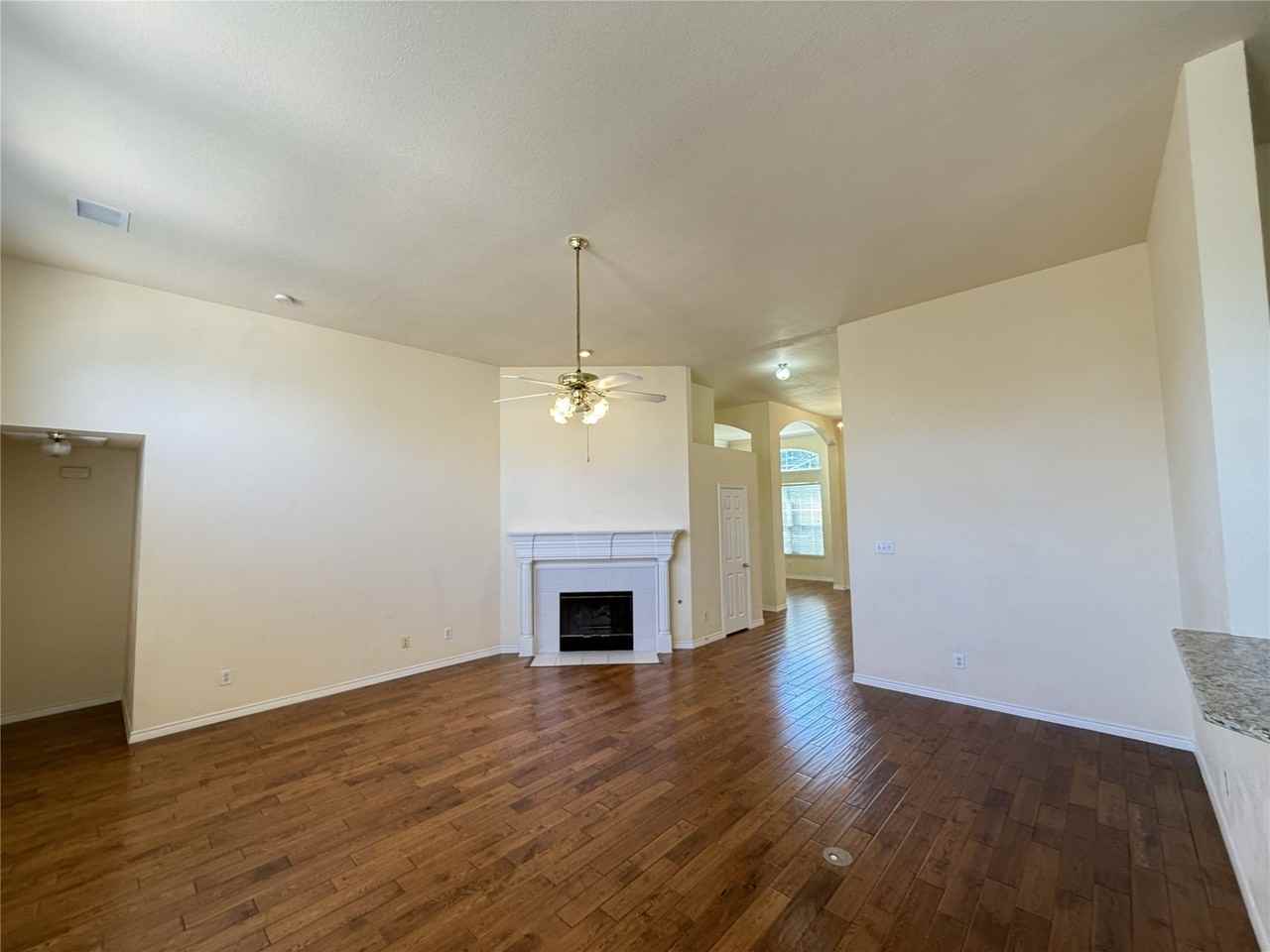 4413 Jenkins Dr - Photo 5 of 12