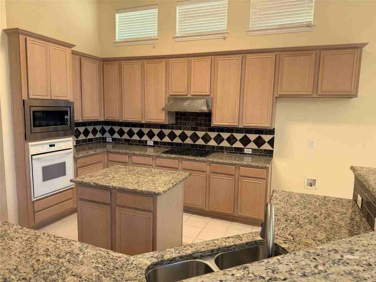 4413 Jenkins Dr - Photo 7 of 12