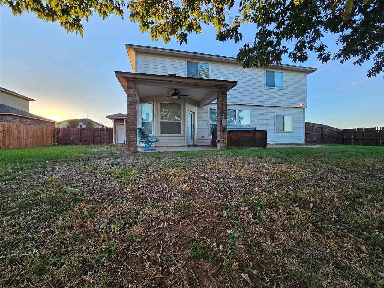 2306 Scott Dr - Photo 3 of 21