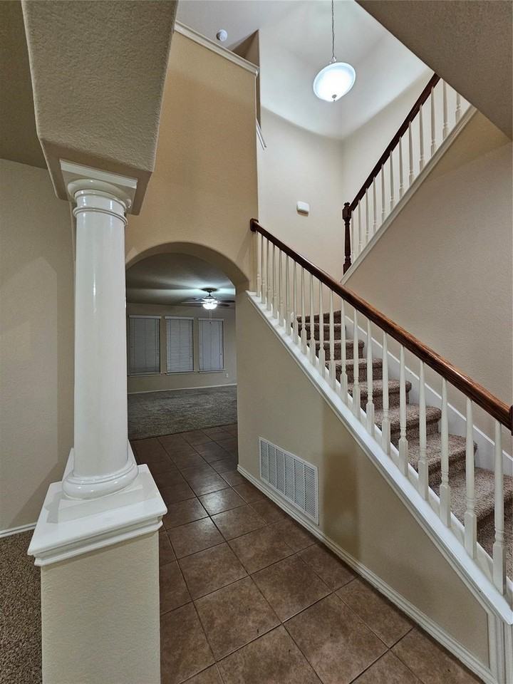 2306 Scott Dr - Photo 7 of 21
