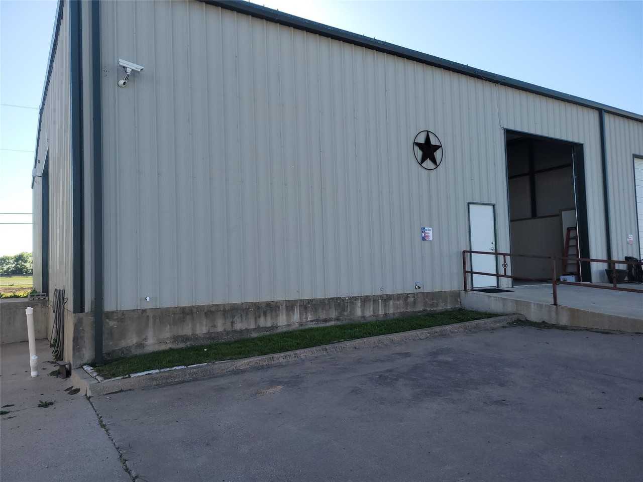 578 Aviator Dr - Photo 2 of 40