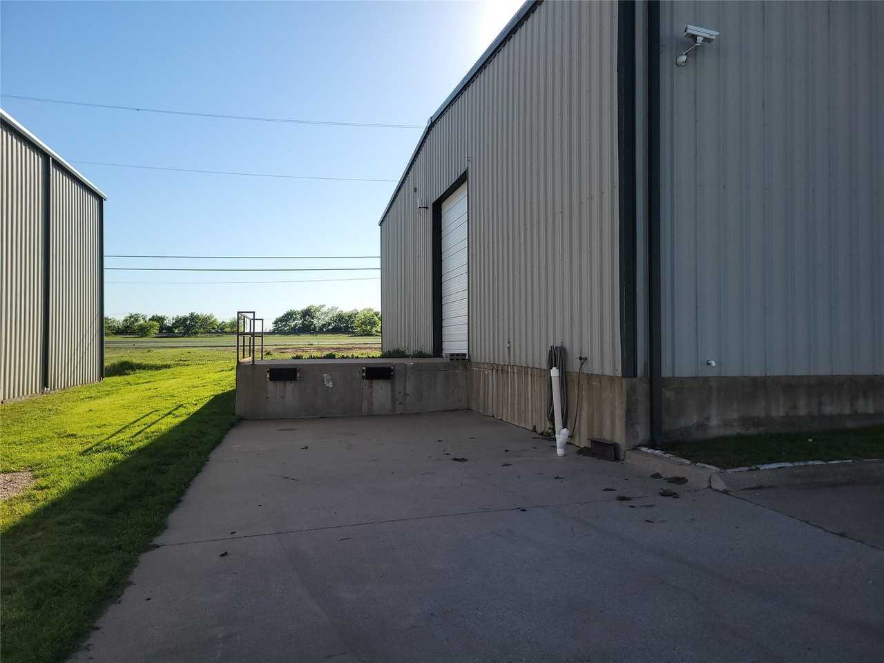 578 Aviator Dr - Photo 3 of 40