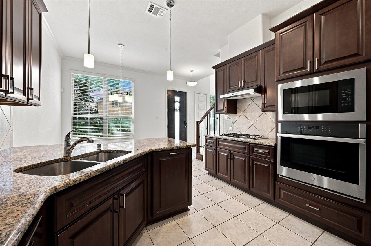 630 Patriot Ln - Photo 6 of 32