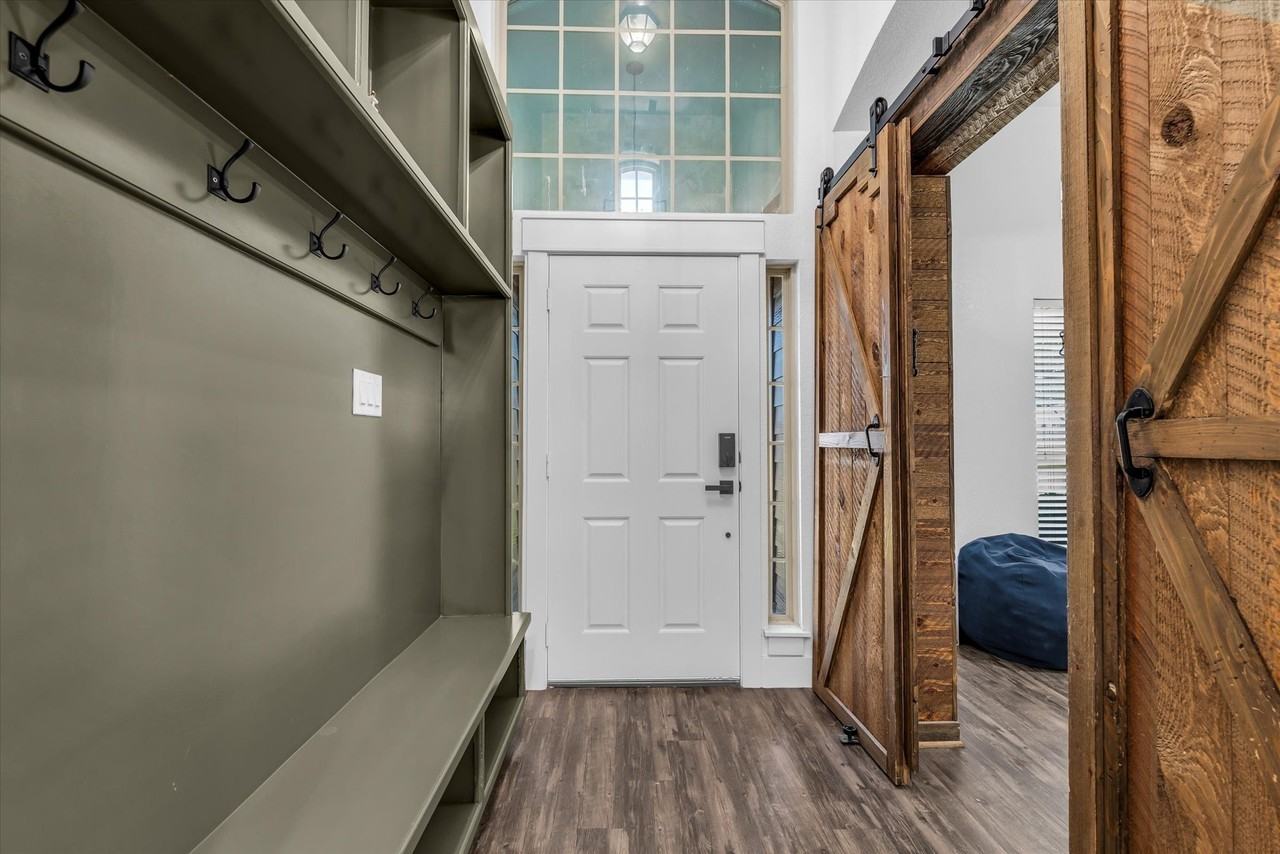 10804 Aurora Dr - Photo 5 of 31