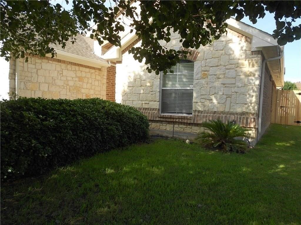 8600 Western Meadows Dr - Photo 3 of 21