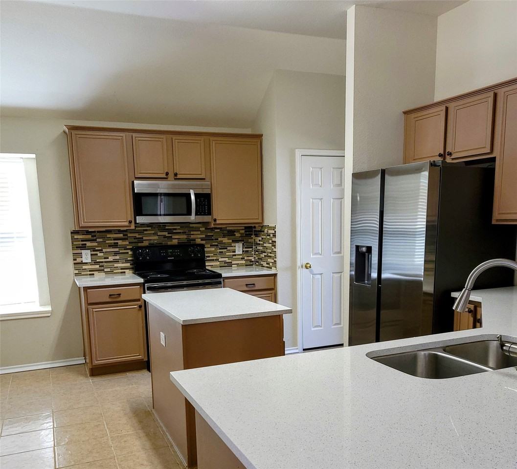 5598 Carrington Dr - Photo 2 of 19