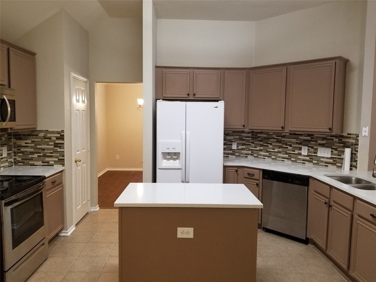 5598 Carrington Dr - Photo 6 of 19