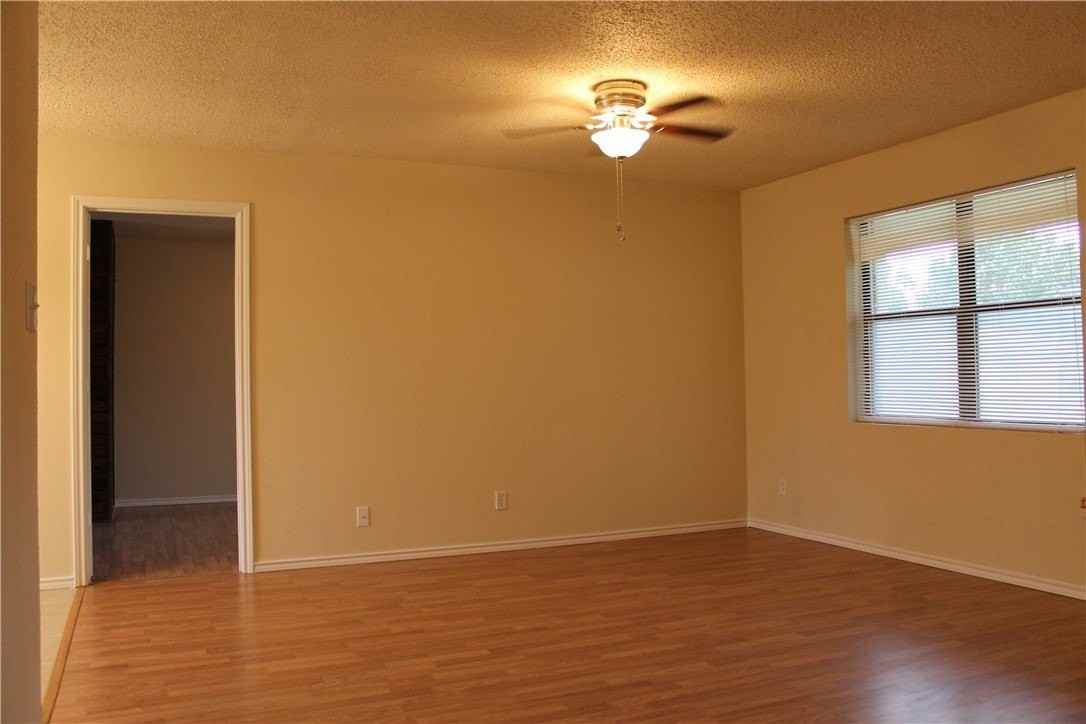 122 Southside Dr - Photo 3 of 8