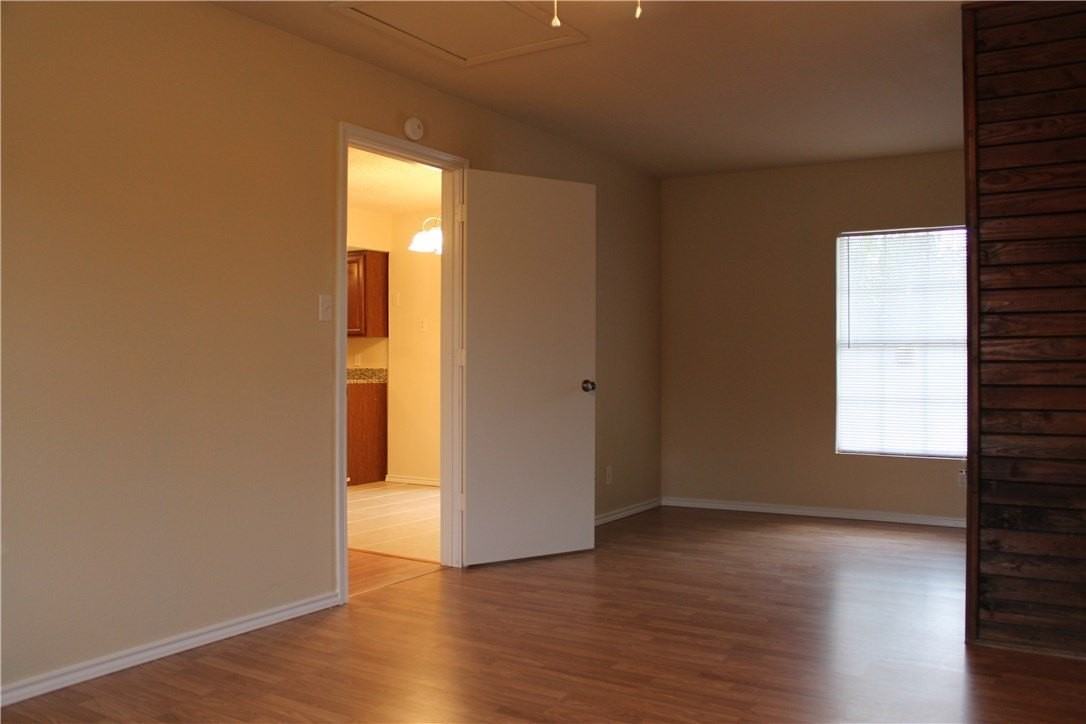 122 Southside Dr - Photo 6 of 8