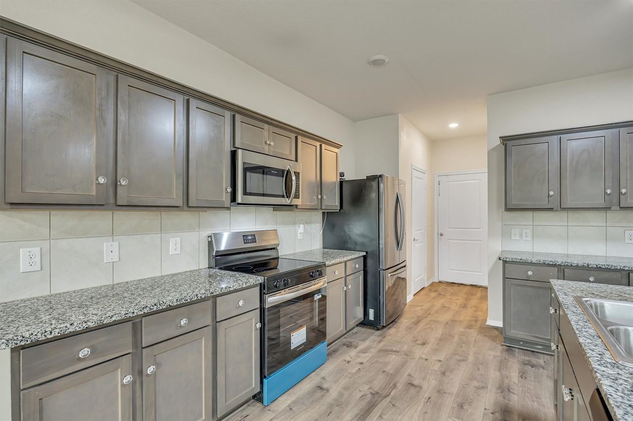 2271 Bryant Ln - Photo 6 of 23