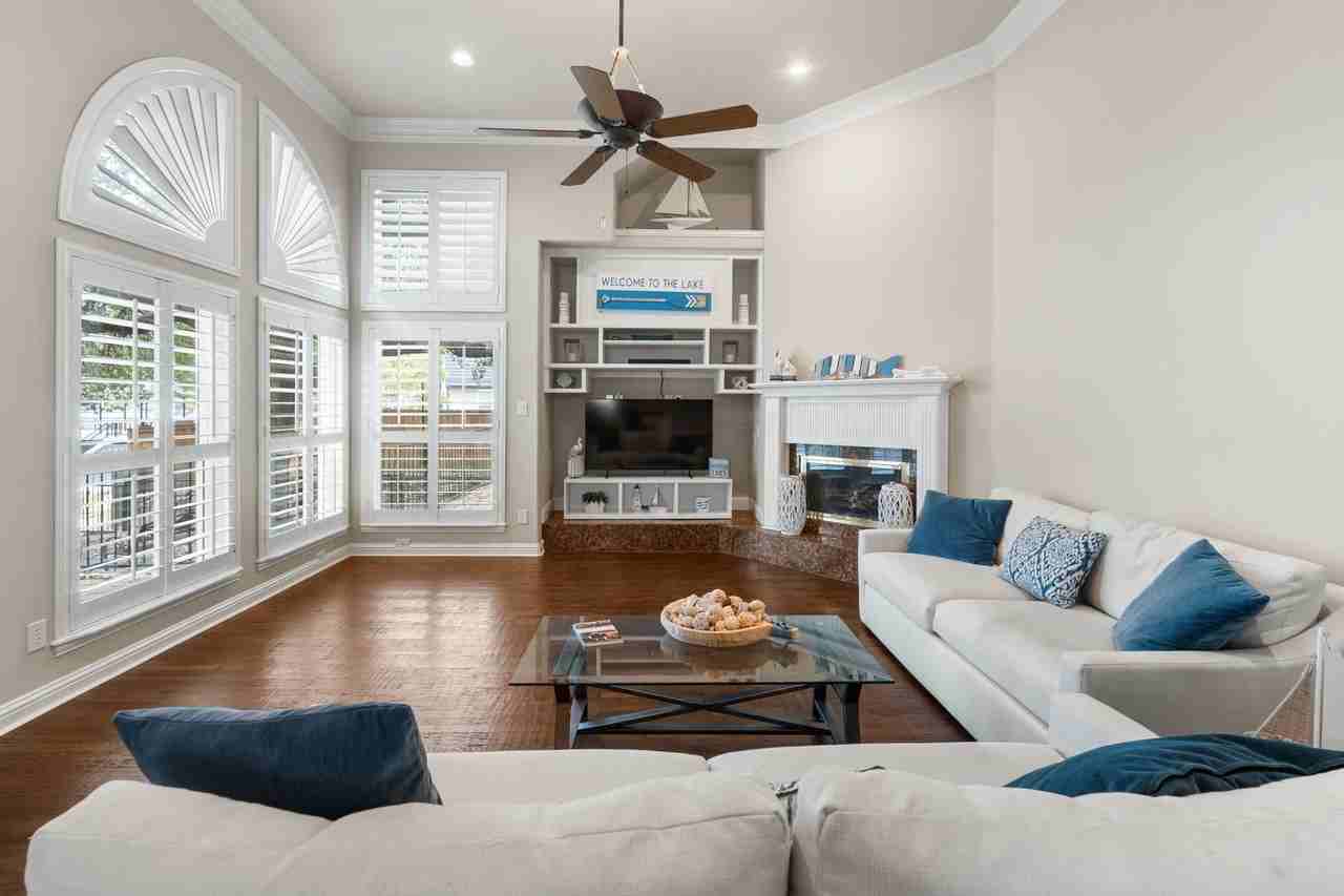 8517 Woodlake Cir - Photo 2 of 35
