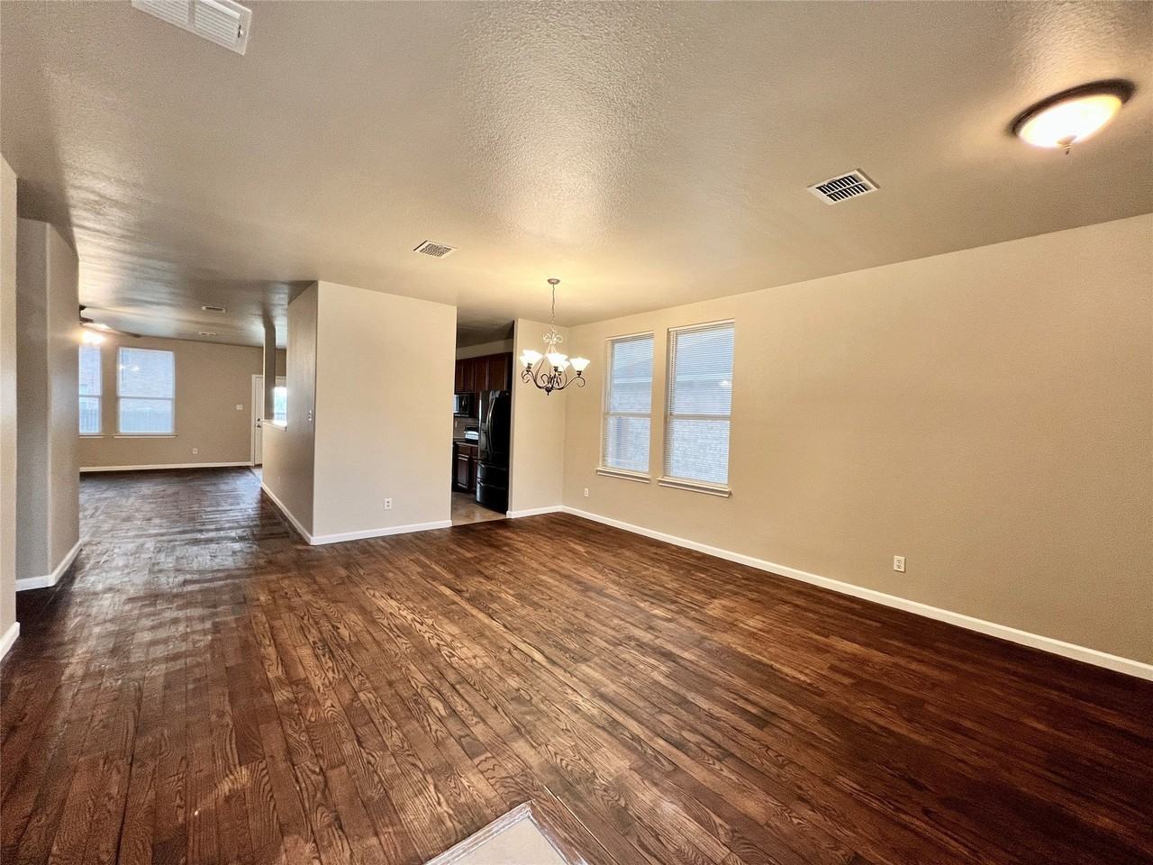 8221 Atherton St - Photo 2 of 11