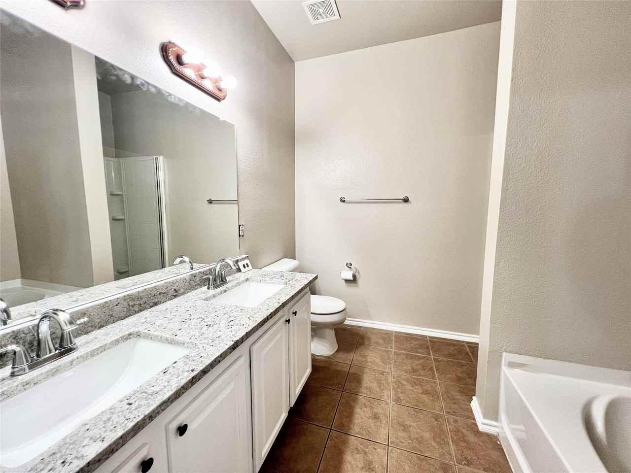 8221 Atherton St - Photo 7 of 11