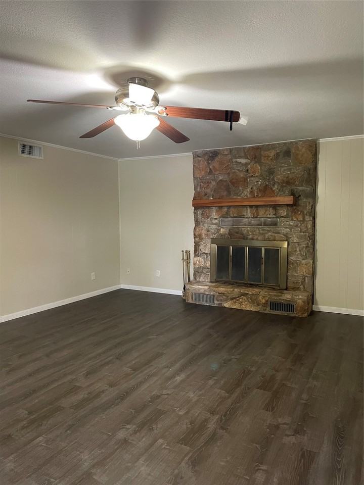 300 R T Ln - Photo 4 of 25