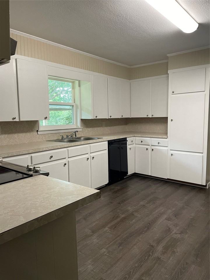 300 R T Ln - Photo 5 of 25
