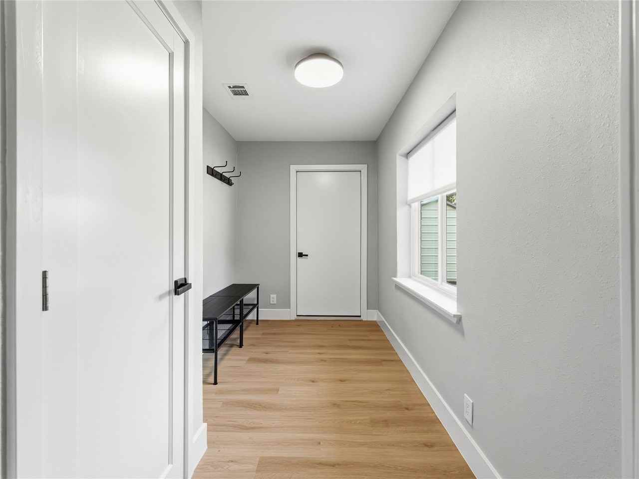 52 Jacqueline Ln - Photo 2 of 39