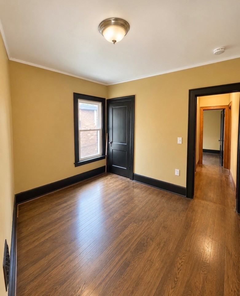 2936 Montgomery St - Photo 4 of 7