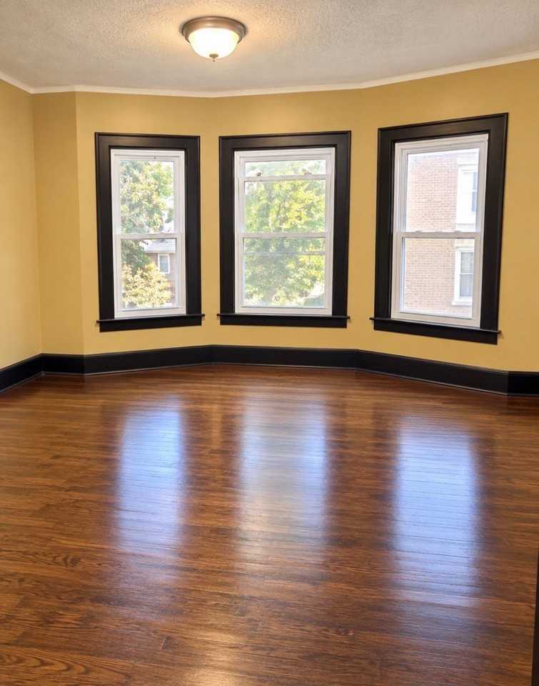 2936 Montgomery St - Photo 5 of 7