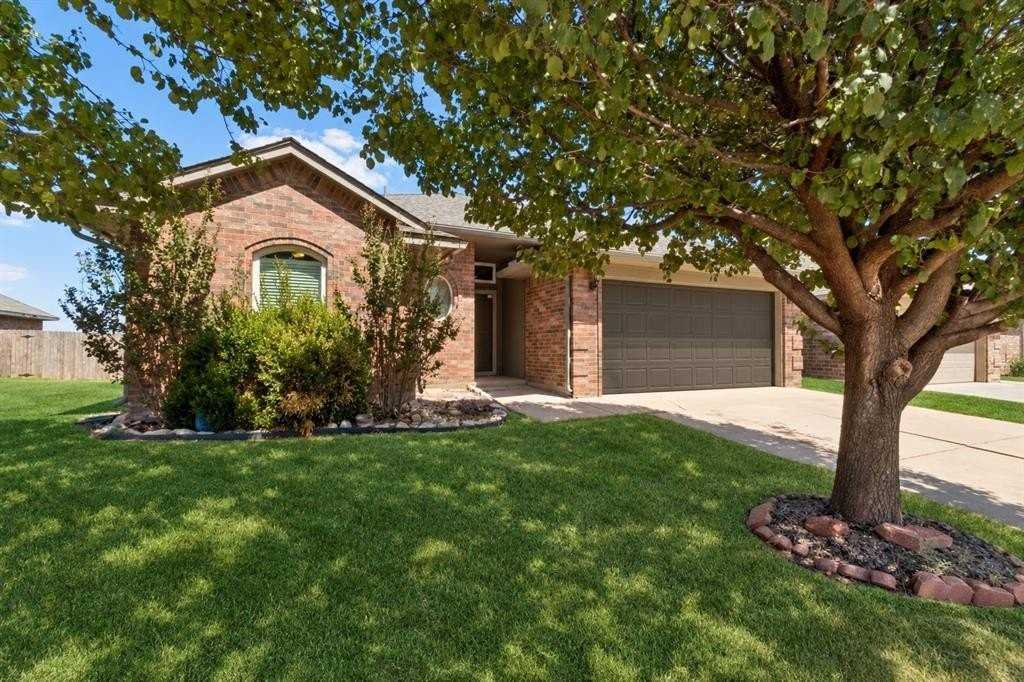 18220 Scarborough Dr - Photo 2 of 32