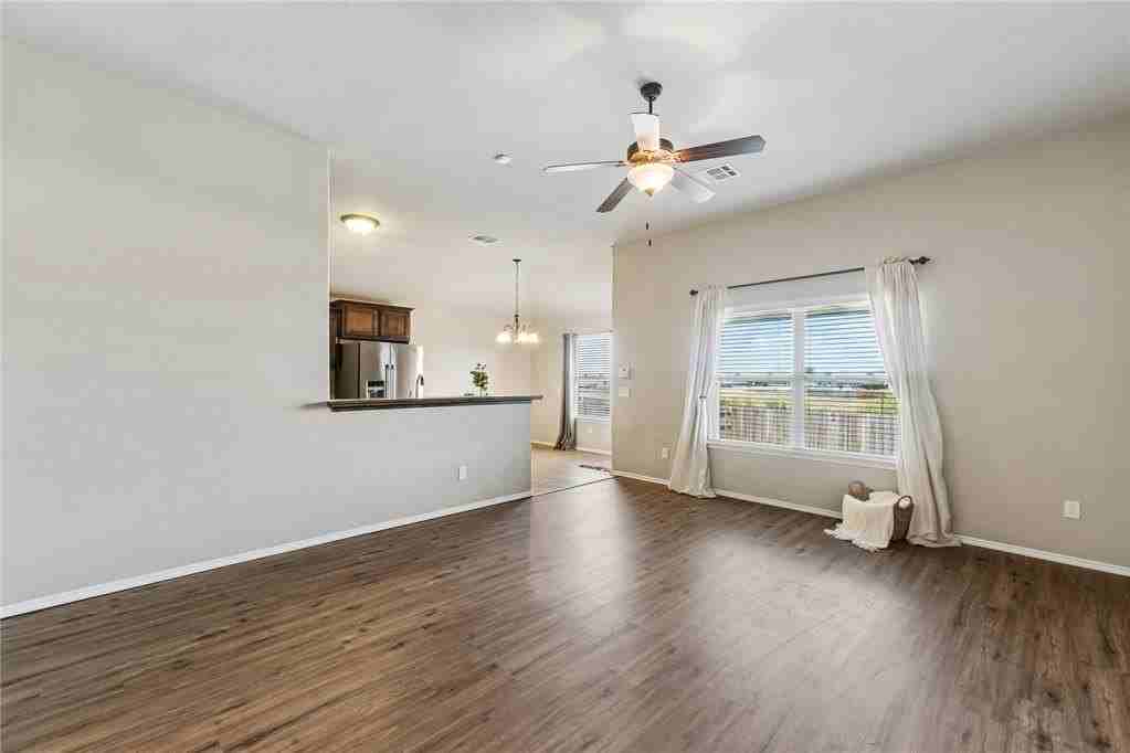 18220 Scarborough Dr - Photo 3 of 32