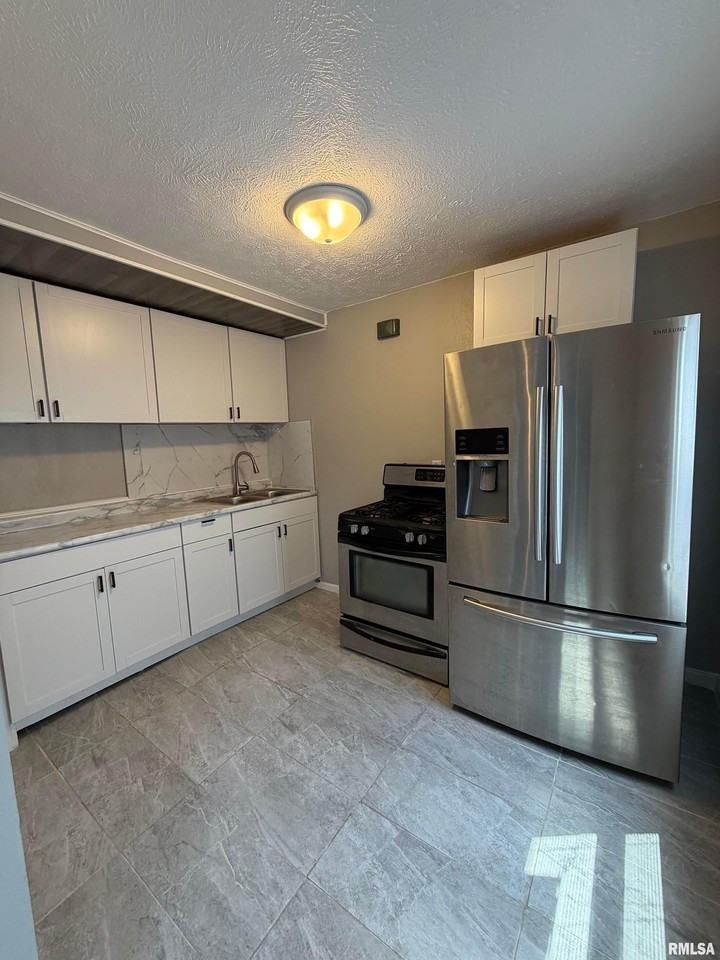 422 S Lincoln Ave #C - Photo 5 of 9