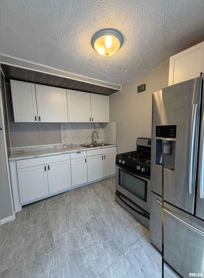 422 S Lincoln Ave #C - Photo 6 of 9