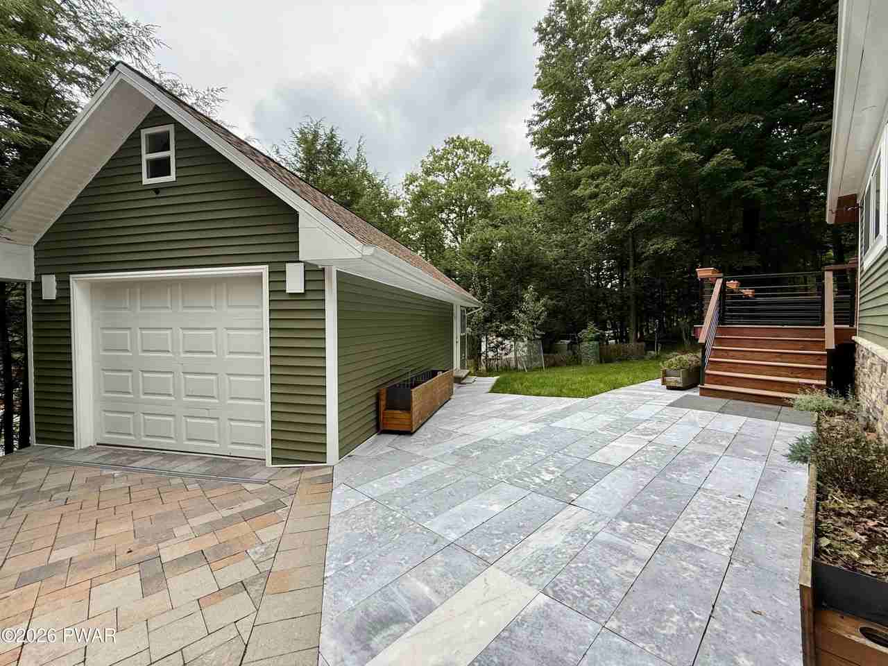 122 Granite Dr - Photo 3 of 20