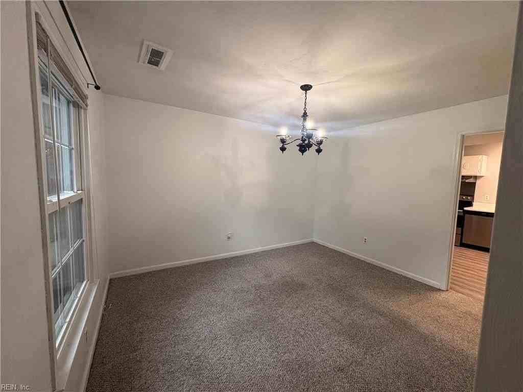 102 Plantation Dr - Photo 3 of 18