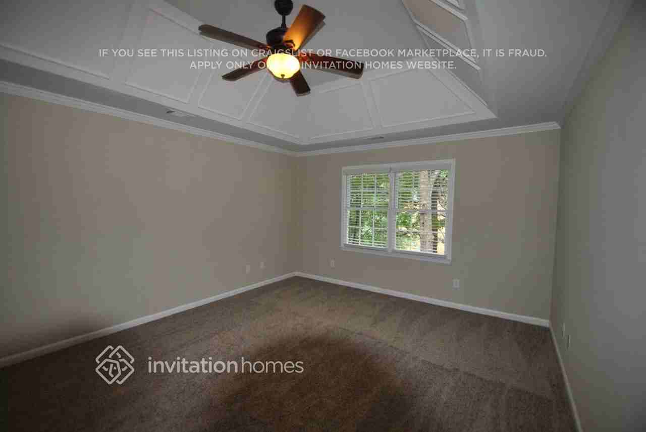7280 Waters Edge Dr - Photo 2 of 5