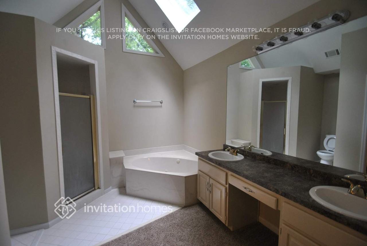 7280 Waters Edge Dr - Photo 3 of 5