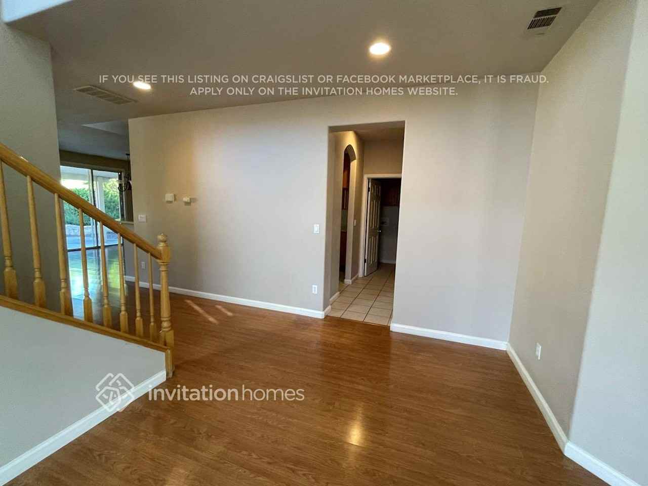 278 Woodcrest Dr - Photo 3 of 12