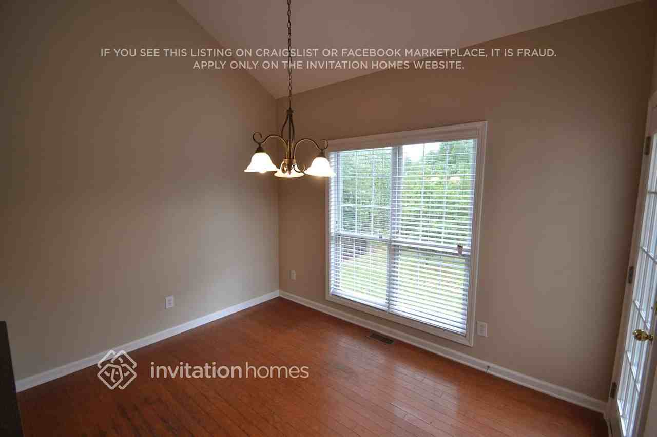 6287 Vinings Vintage Dr - Photo 7 of 16
