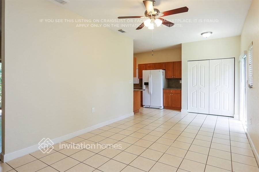 1321 Ne 42nd Ave - Photo 4 of 20